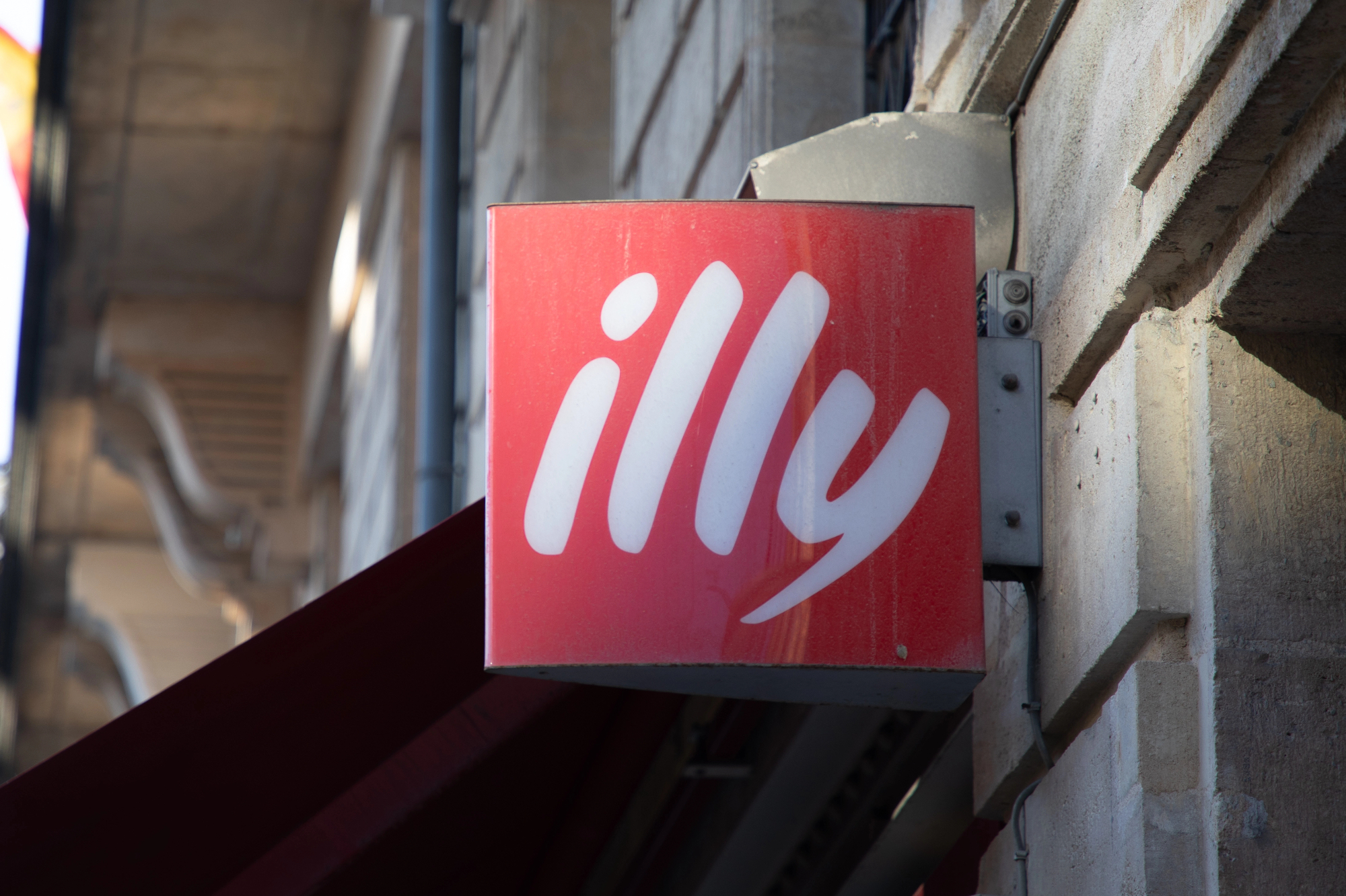 Jutranje delo in Illy kava